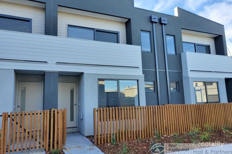 21 Sire Walk, Pakenham, VIC 3810