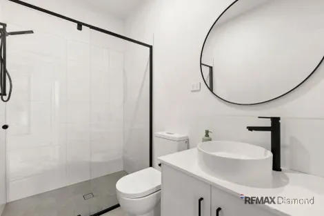 Property photo of 10 Hailstone Court Cranbourne VIC 3977