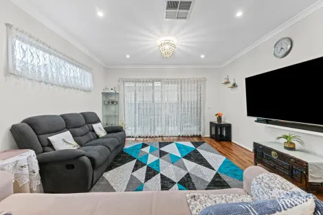 Property photo of 8 Kirkstead Grove Craigieburn VIC 3064
