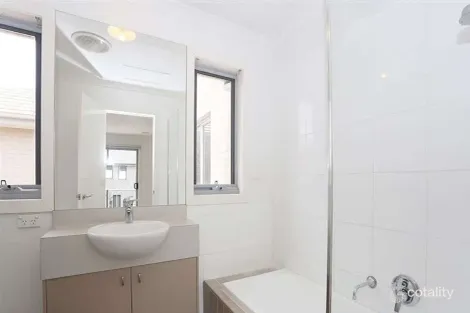 Property photo of 2 Antigua Walk Epping VIC 3076