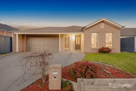 Property photo of 13 Stringy Bark Circuit Pakenham VIC 3810