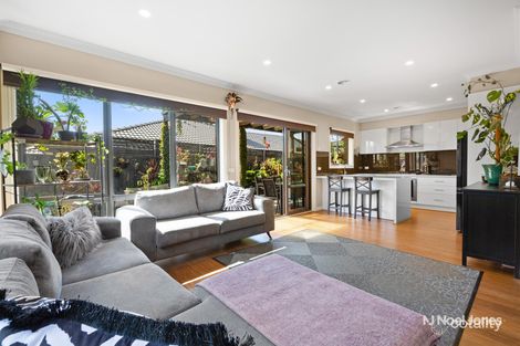 Property photo of 3 Dees Place Mooroolbark VIC 3138