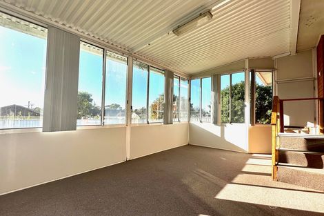 Property photo of 33 Phillip Crescent Barrack Heights NSW 2528