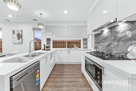 Property photo of 17 Crown Drive Fraser Rise VIC 3336