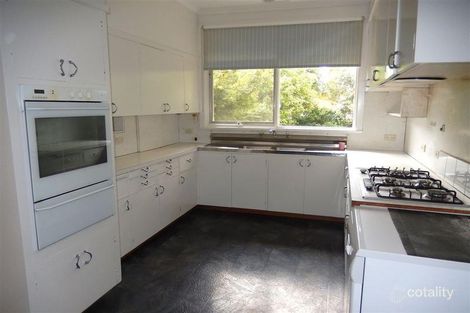 Property photo of 26 Alimar Road Glen Waverley VIC 3150