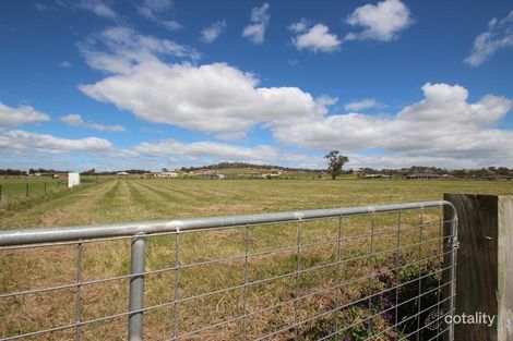 136 Tynan Rd, Table Top, NSW 2640