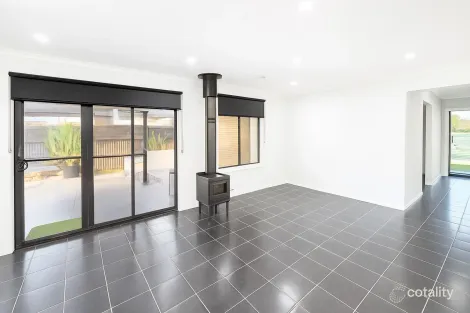 Property photo of 49 Pepperbush Circuit Cranbourne VIC 3977