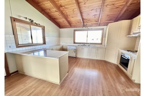 Property photo of 2 Meakes Street Hay NSW 2711
