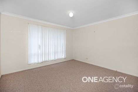 Property photo of 1/2 Honeysuckle Place Lake Albert NSW 2650
