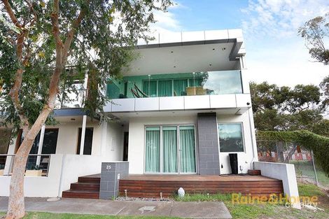 25 Riverfront Way, Maribyrnong, VIC 3032