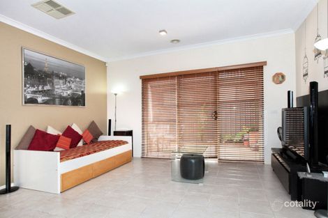 Property photo of 32 Ardsley Circuit Craigieburn VIC 3064