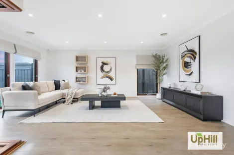 Property photo of 5 Bellhaven Circuit Clyde North VIC 3978
