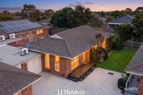 Property photo of 2/24 Cullis Parade Bayswater VIC 3153