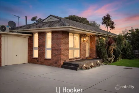 Property photo of 2/24 Cullis Parade Bayswater VIC 3153