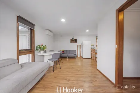 Property photo of 2/24 Cullis Parade Bayswater VIC 3153