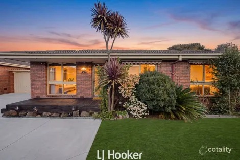 2/24 Cullis Pde, Bayswater, VIC 3153