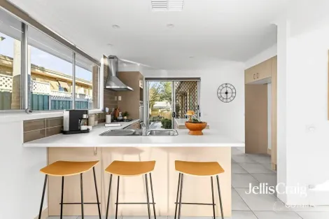 Property photo of 2 Aminya Crescent Yallambie VIC 3085