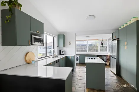 Property photo of 16 Taylor Street North Curl Curl NSW 2099