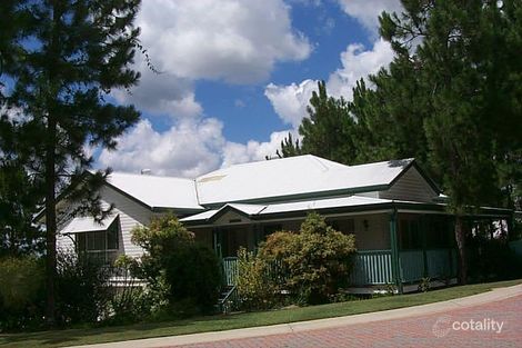 8 Hoop Pl, Forest Lake, QLD 4078