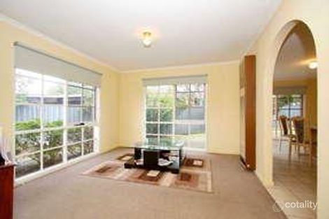 Property photo of 1/1 Sandown Close Mill Park VIC 3082