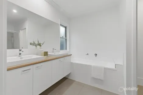 Property photo of 25 Jinibara Crescent Narangba QLD 4504