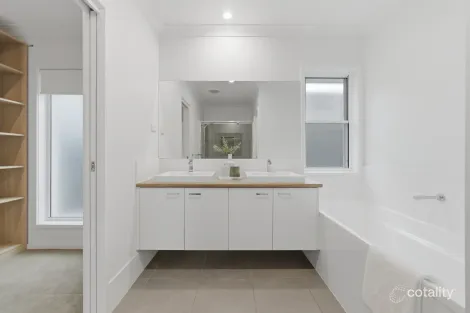 Property photo of 25 Jinibara Crescent Narangba QLD 4504