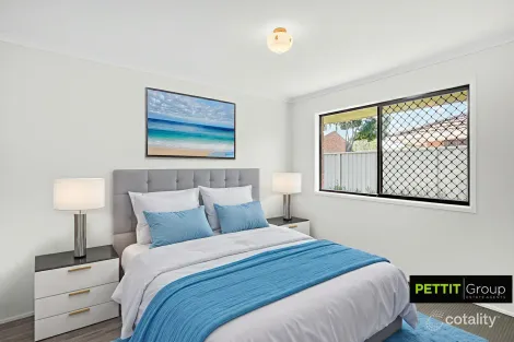 Property photo of 2/139 Central Street Labrador QLD 4215