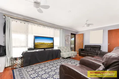 Property photo of 2 Robinson Close Lurnea NSW 2170
