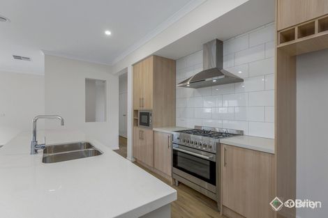 17 Athena Rd, Weir Views, VIC 3338