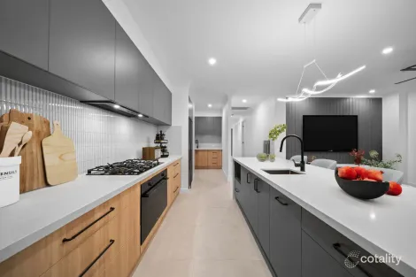 Property photo of 35 Brahman Way South Ripley QLD 4306