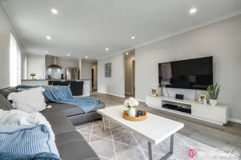 Property photo of 15 Kerang Way Ellenbrook WA 6069
