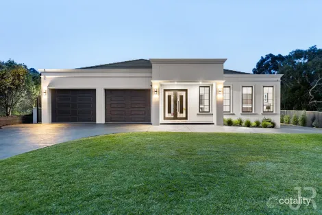 Property photo of 26 Carmen Crescent Narre Warren North VIC 3804