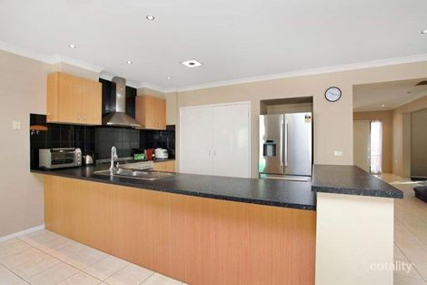 Property photo of 28 Chifley Circuit Burnside Heights VIC 3023