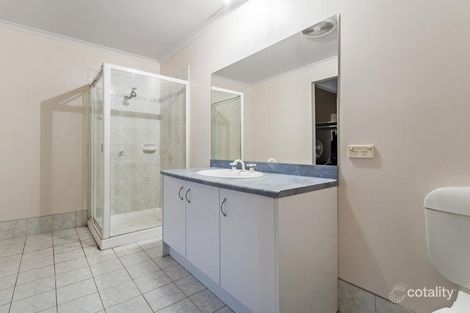 Property photo of 24 Paringa Way Burnside VIC 3023