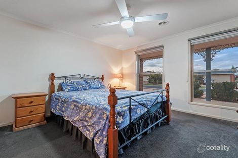 Property photo of 24 Paringa Way Burnside VIC 3023