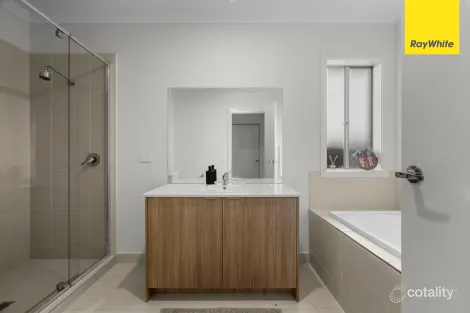 Property photo of 87 Buckingham Boulevard Strathtulloh VIC 3338