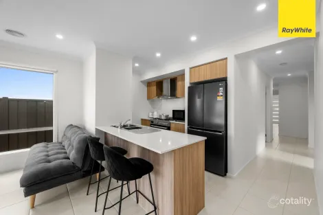 Property photo of 87 Buckingham Boulevard Strathtulloh VIC 3338