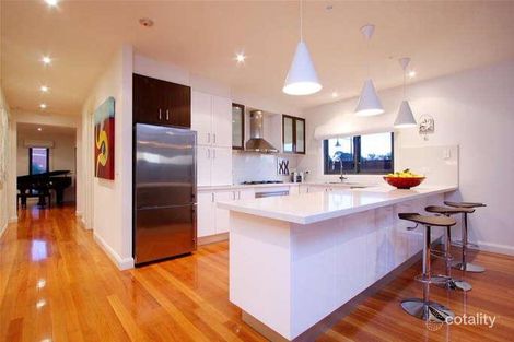 Property photo of 2 Noonan Street Bundoora VIC 3083