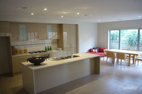 Property photo of 17 Sugarloaf Drive Macleod VIC 3085