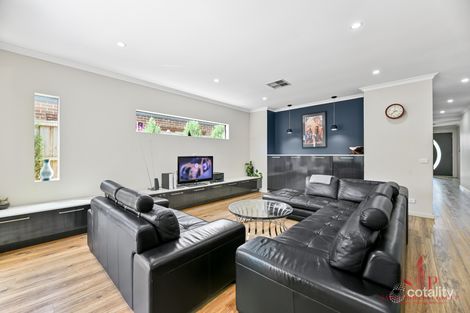 Property photo of 101 Wheelers Park Drive Cranbourne North VIC 3977