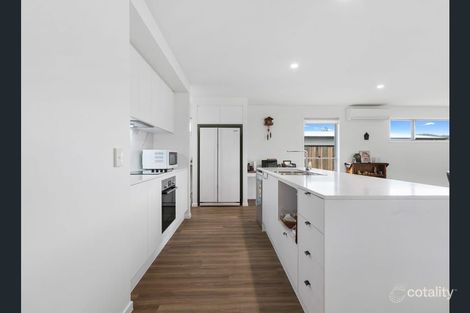 Property photo of 25 Altitude Drive Burnside QLD 4560