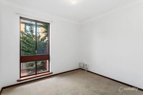 Property photo of 5/6 Mount Henry Road Como WA 6152