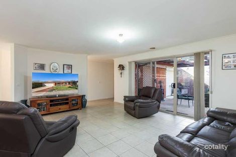 Property photo of 6 Sirius Way Kurunjang VIC 3337