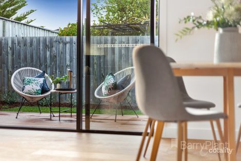 Property photo of 2/42 Manfred Avenue St Albans VIC 3021