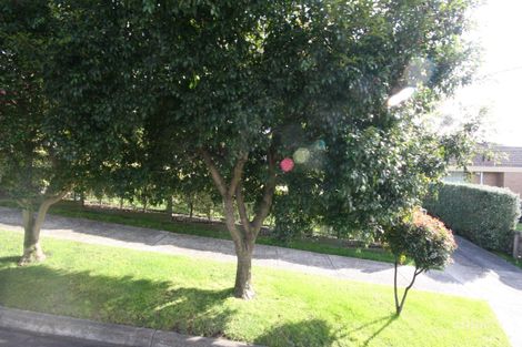 18 Silverton Dr, Ferntree Gully, VIC 3156