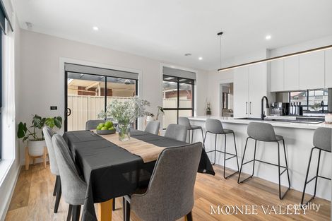 Property photo of 32 Eastleigh Avenue Keilor East VIC 3033