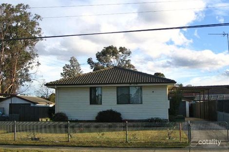 Property photo of 4 Halmahera Crescent Lethbridge Park NSW 2770