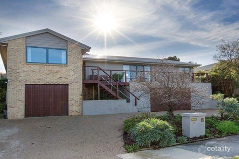 Property photo of 27 Jacaranda Crescent Mornington VIC 3931