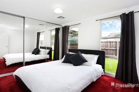 Property photo of 18 Inverleigh Court Meadow Heights VIC 3048