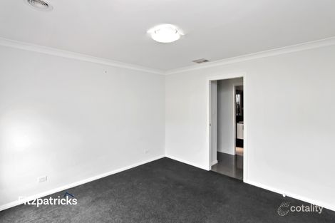 Property photo of 18 Darcy Drive Boorooma NSW 2650